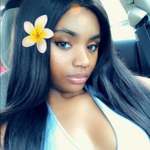 Meet your Posher, Alancia